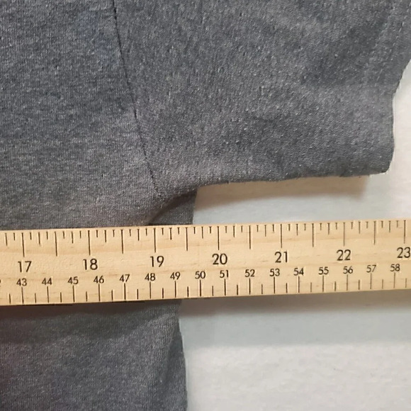 Microsoft Windows Seattle Skyline Graphic T Shirt Men's Gray Short Sleeve Tee - Picture 3 of 5